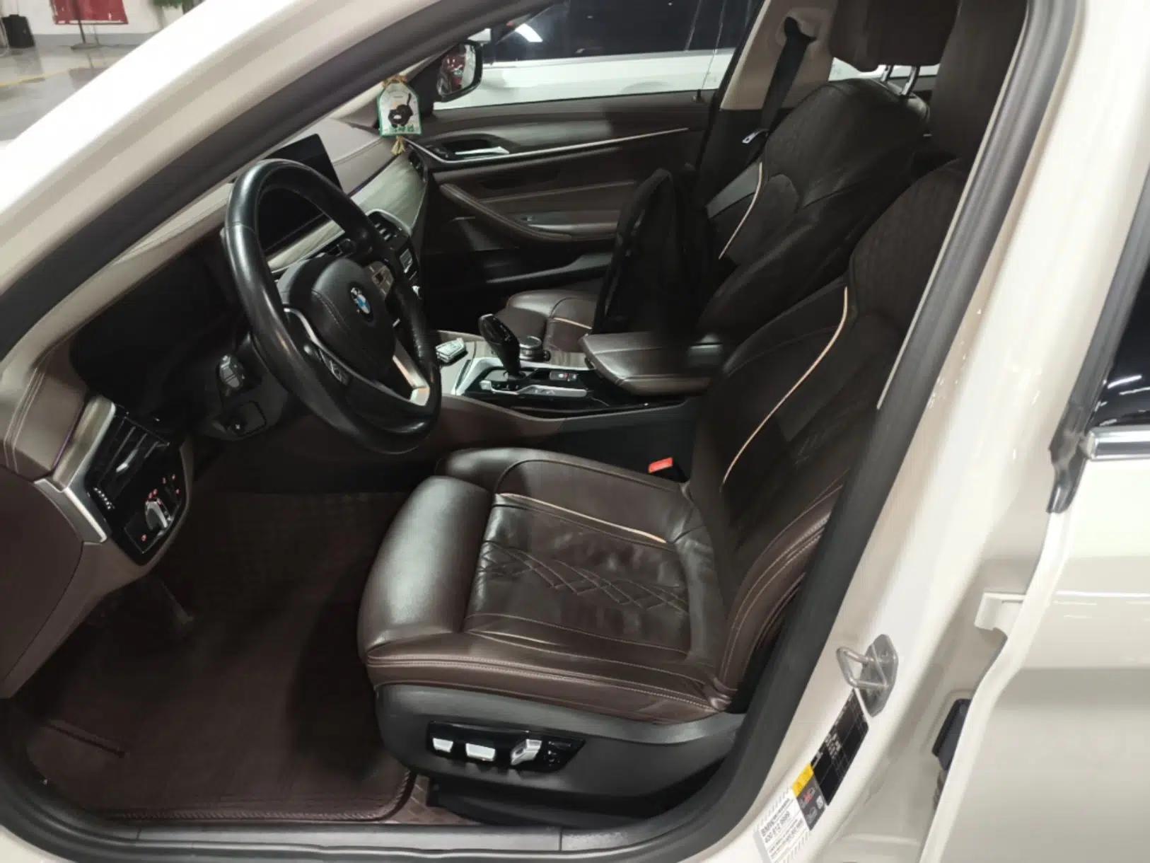 BMW 5 Series New Energy 2020 Mileage Upgrade Version 530Le Pioneer Edition — миниатюра 22