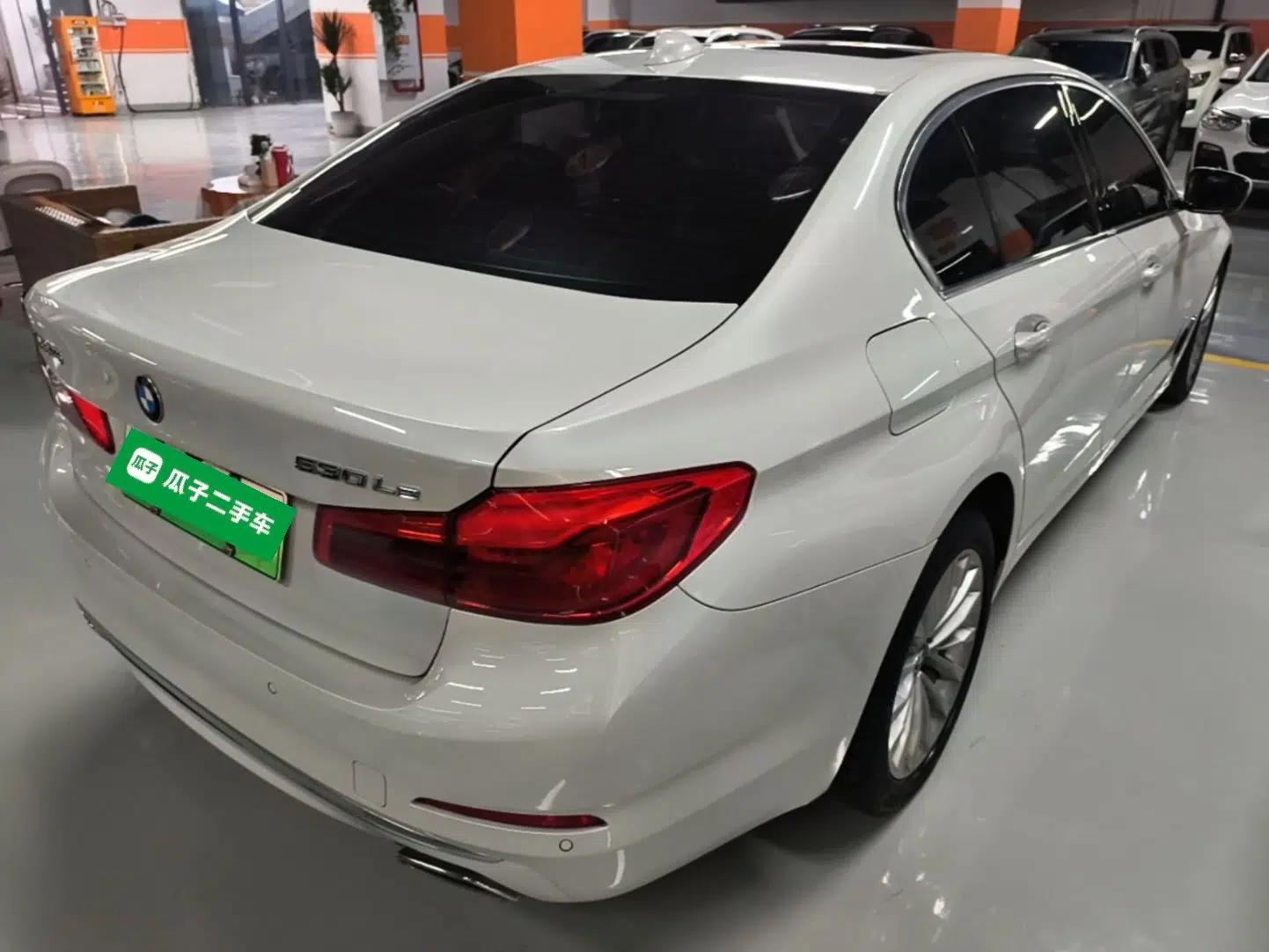 BMW 5 Series New Energy 2020 Mileage Upgrade Version 530Le Pioneer Edition — миниатюра 6