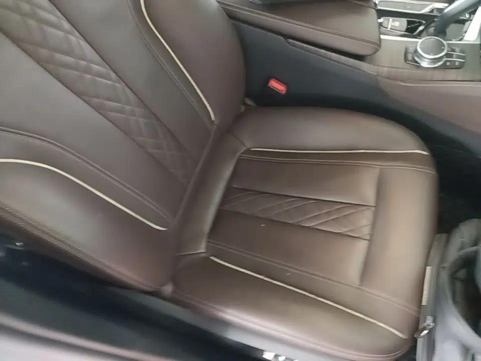 BMW 5 Series New Energy 2019 530Le Luxury Package — миниатюра 24