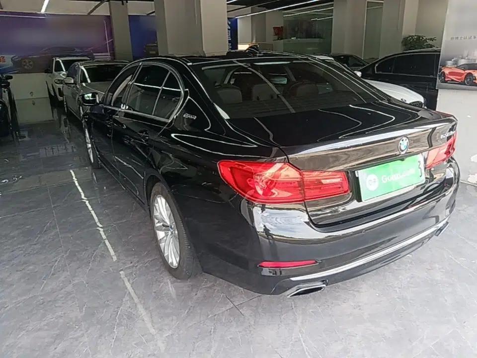 BMW 5 Series New Energy 2019 530Le Luxury Package — миниатюра 4