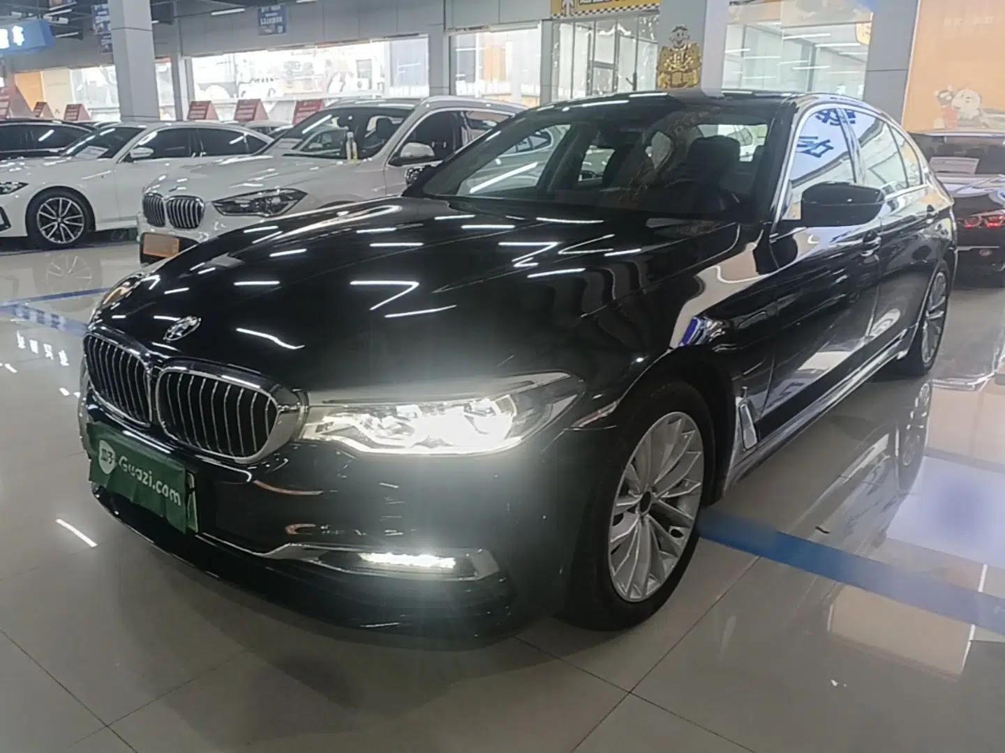 BMW 5 Series New Energy 2019 530Le Pioneer Edition — миниатюра 1