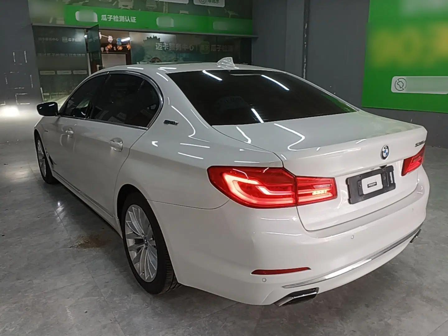 BMW 5 Series New Energy 2019 Updated 530Le Pioneer Edition — миниатюра 4
