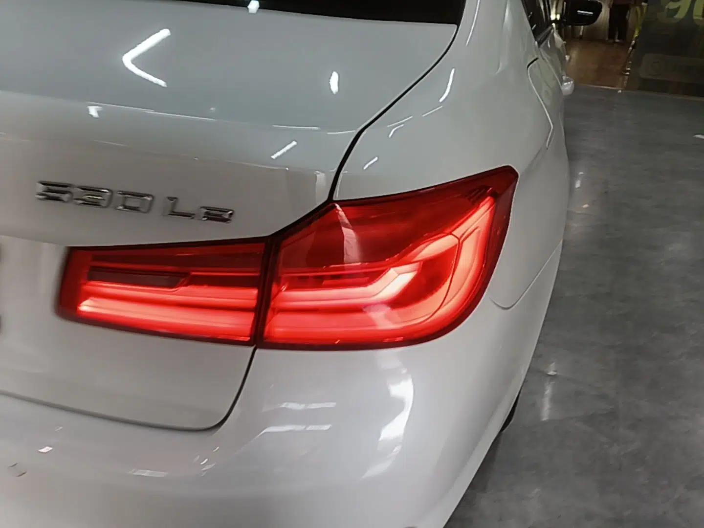 BMW 5 Series New Energy 2019 Updated 530Le Pioneer Edition — миниатюра 9