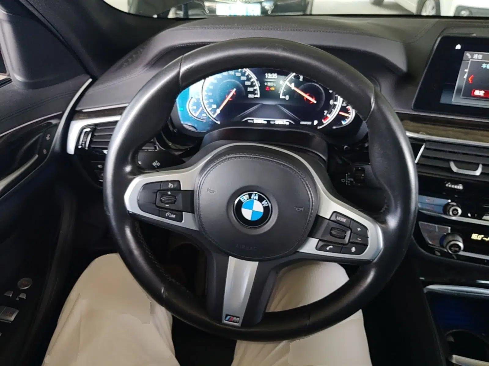 BMW 5 Series 2018 525Li M Sport Package — миниатюра 13