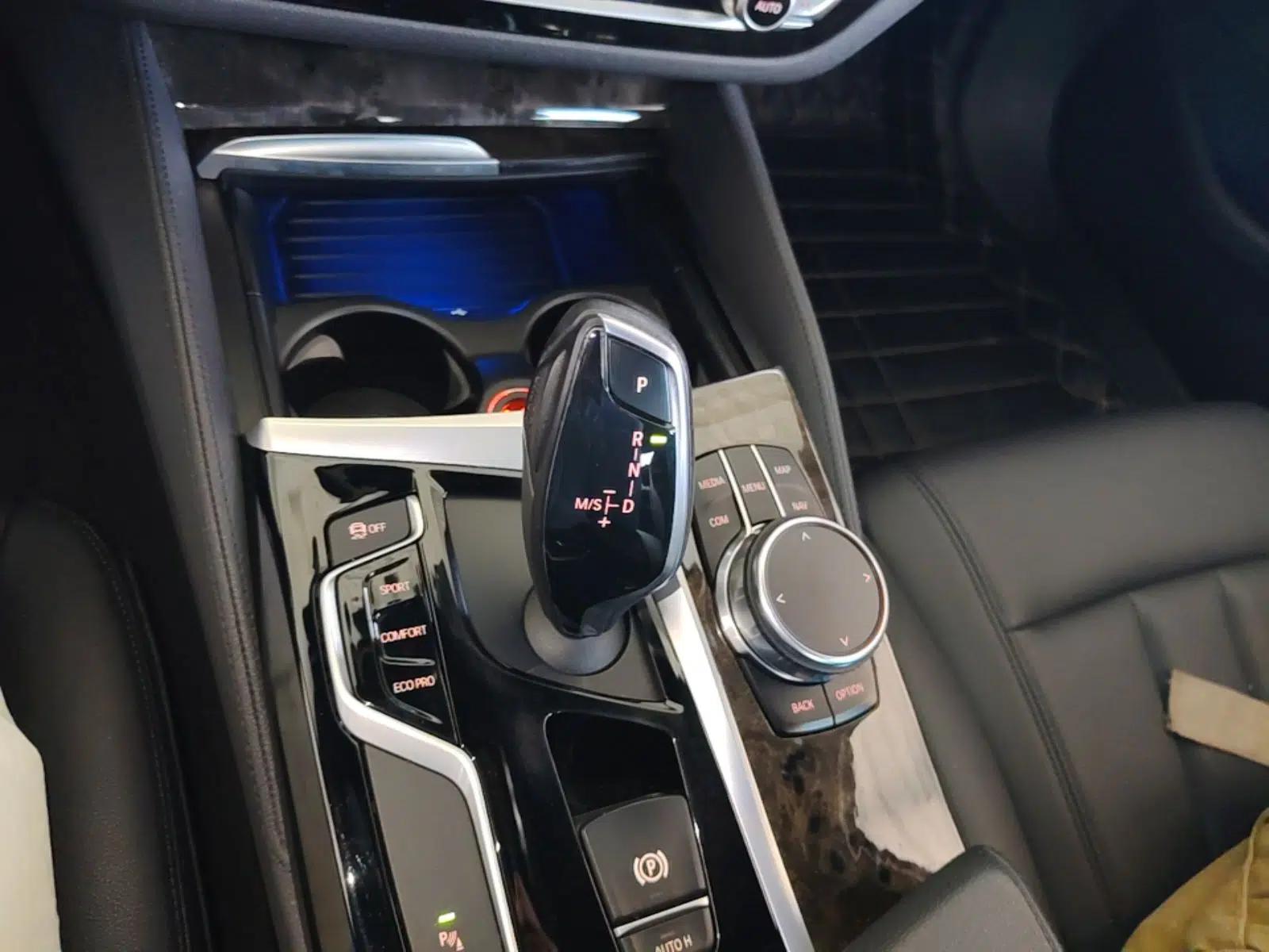 BMW 5 Series 2018 525Li M Sport Package — миниатюра 16
