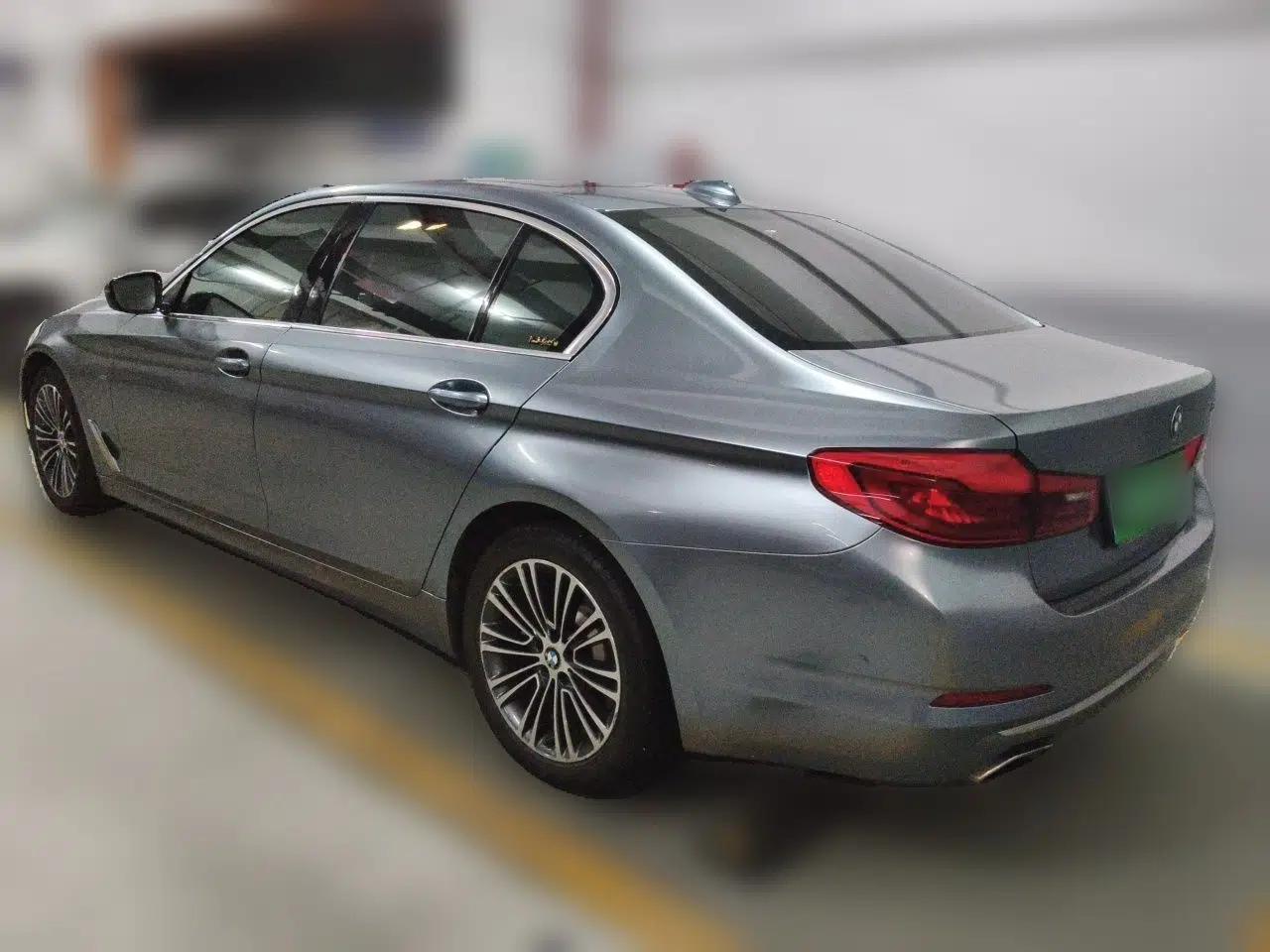 BMW 5 Series 2018 Facelifted 530Li Luxury Edition Premium Package — миниатюра 4