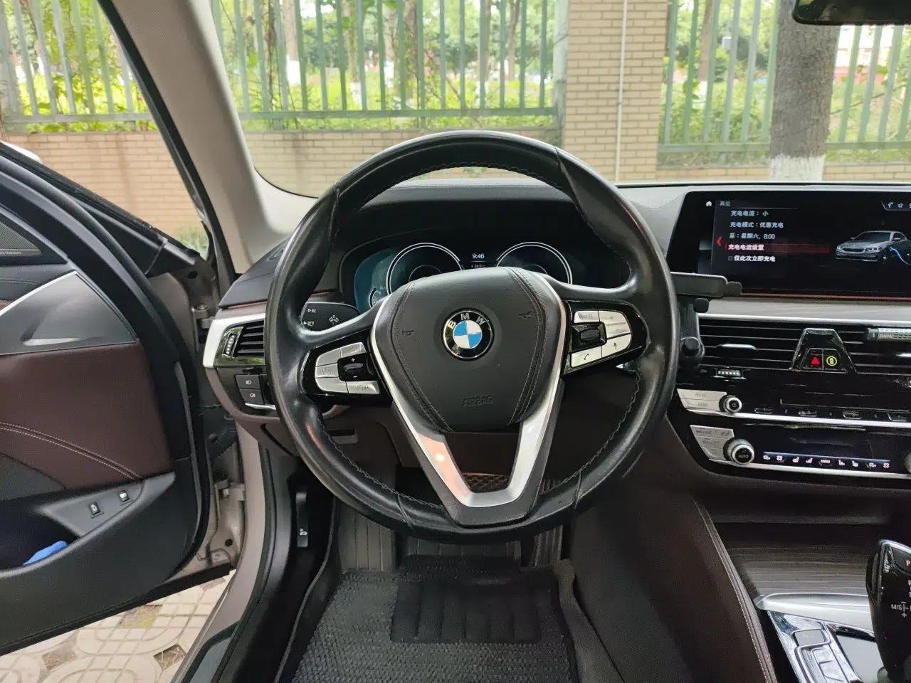 BMW 5 Series New Energy 2018 530Le Luxury Package — миниатюра 10