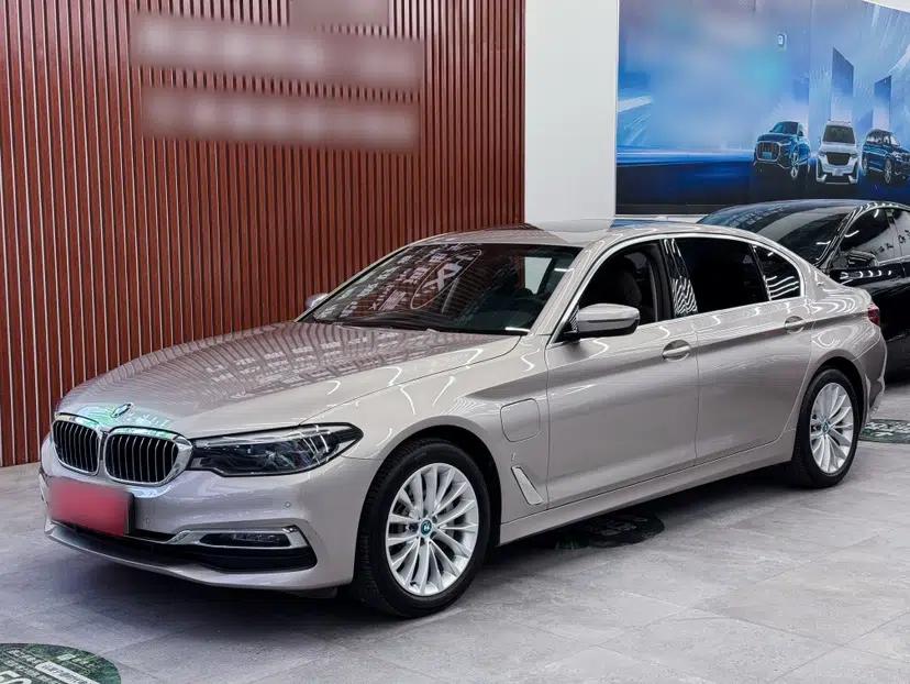 BMW 5 Series New Energy 2019 530Le Luxury Package — миниатюра 1
