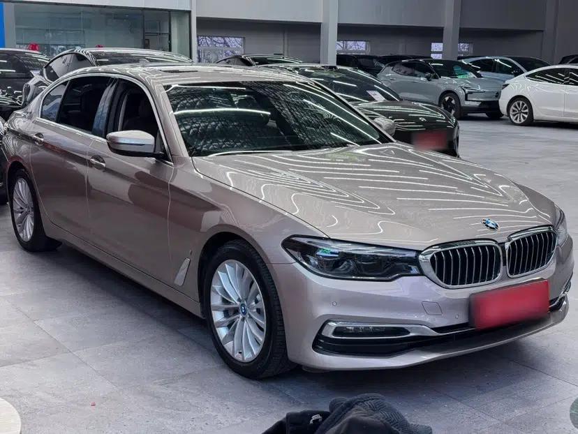 BMW 5 Series New Energy 2019 530Le Luxury Package — миниатюра 12
