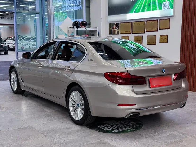 BMW 5 Series New Energy 2019 530Le Luxury Package — миниатюра 15