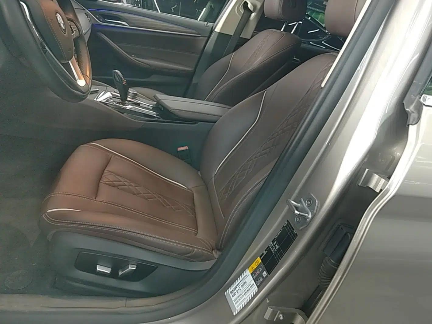 BMW 5 Series New Energy 2019 530Le Luxury Package — миниатюра 23