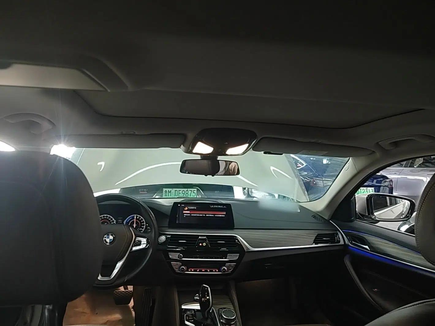 BMW 5 Series New Energy 2019 530Le Luxury Package — миниатюра 27