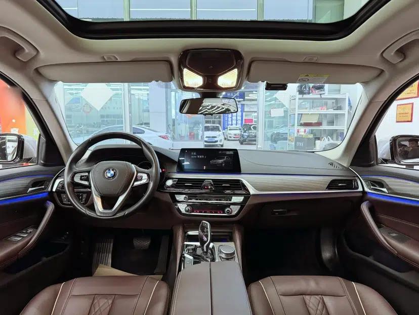 BMW 5 Series New Energy 2019 530Le Luxury Package — миниатюра 31