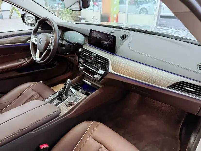 BMW 5 Series New Energy 2019 530Le Luxury Package — миниатюра 35