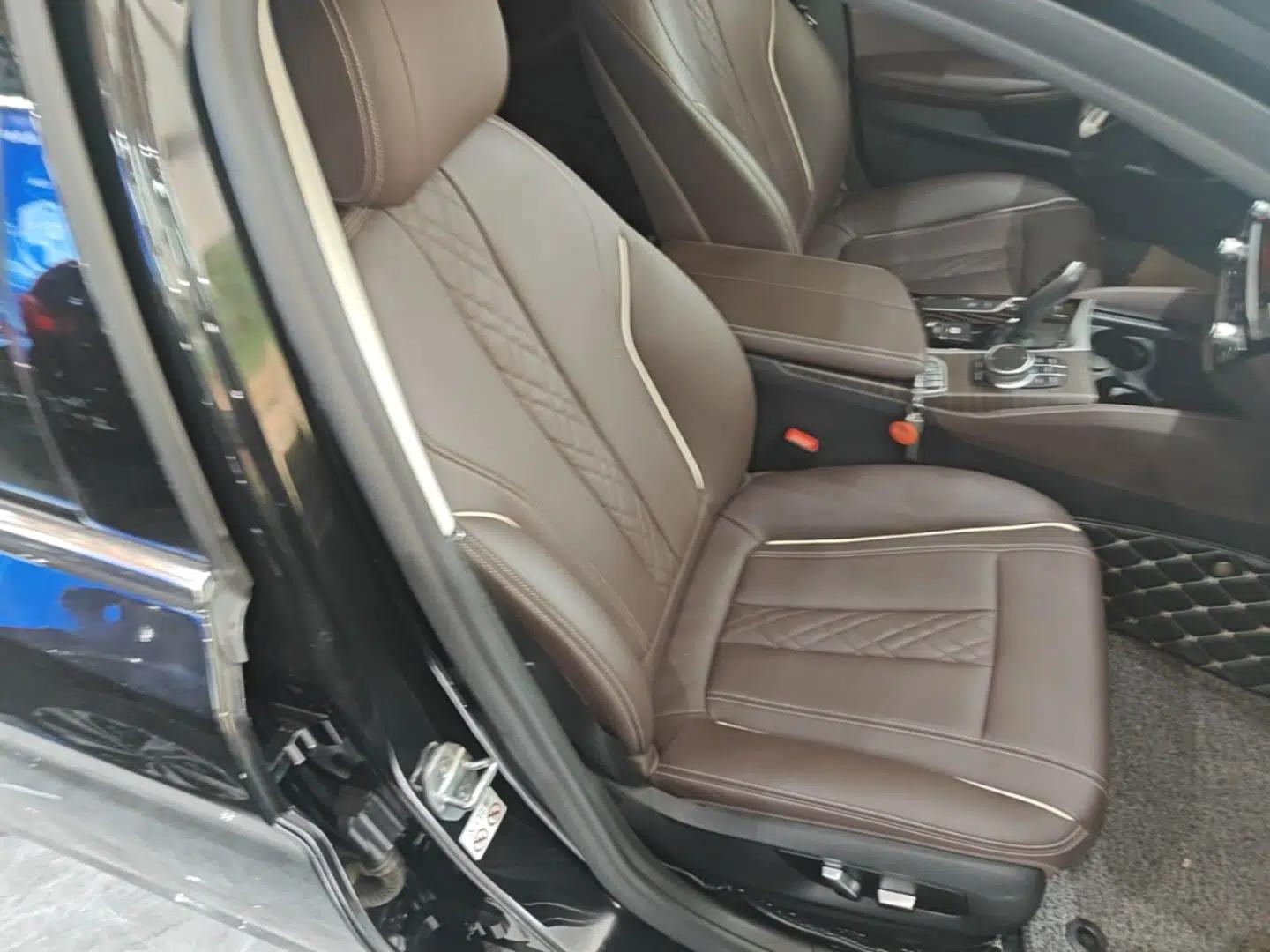 BMW 5 Series New Energy 2019 530Le Luxury Package — миниатюра 24