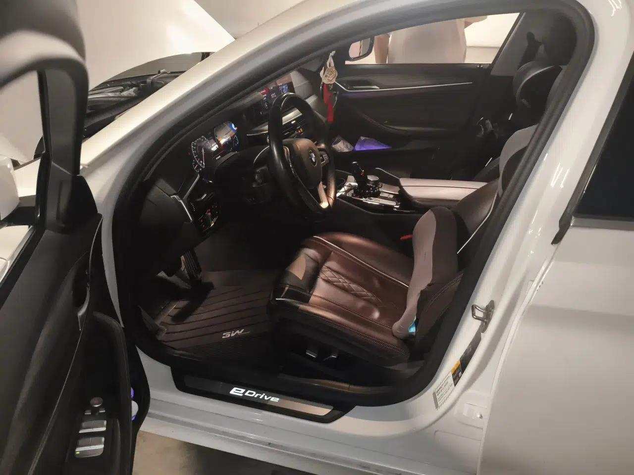 BMW 5 Series New Energy 2019 530Le Luxury Package — миниатюра 15