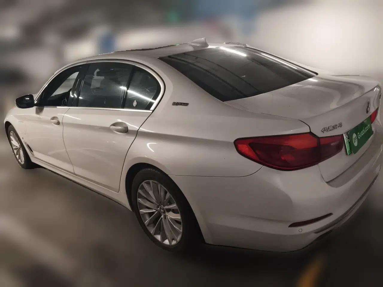BMW 5 Series New Energy 2019 530Le Luxury Package — миниатюра 4