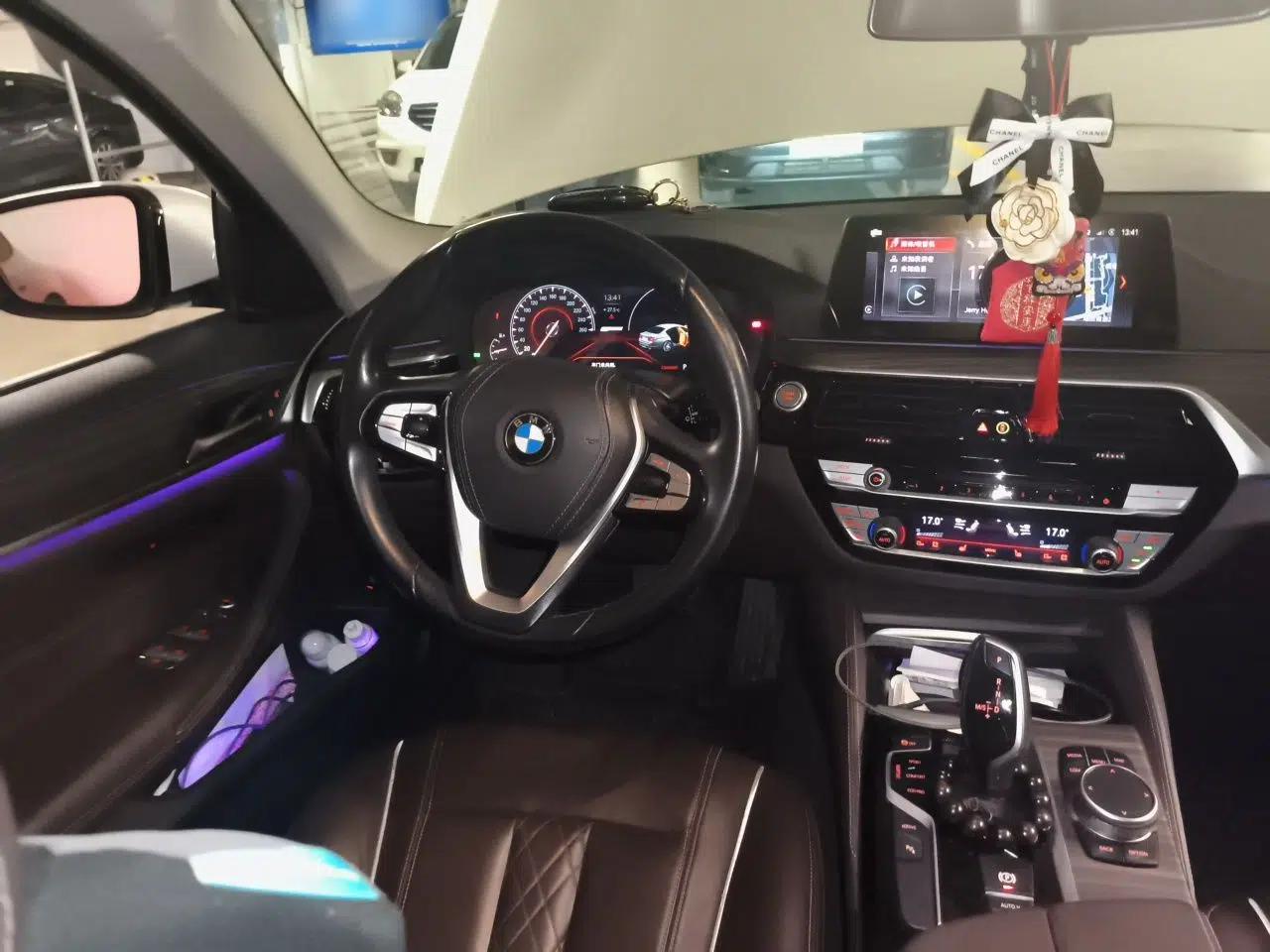 BMW 5 Series New Energy 2019 530Le Luxury Package — миниатюра 10