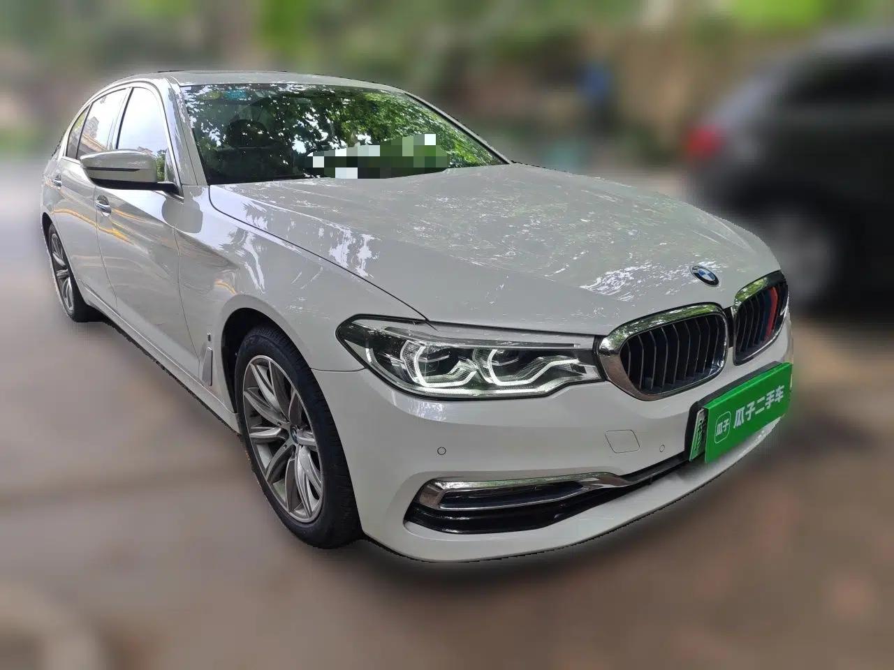 BMW 5 Series New Energy 2019 530Le Luxury Package — миниатюра 3