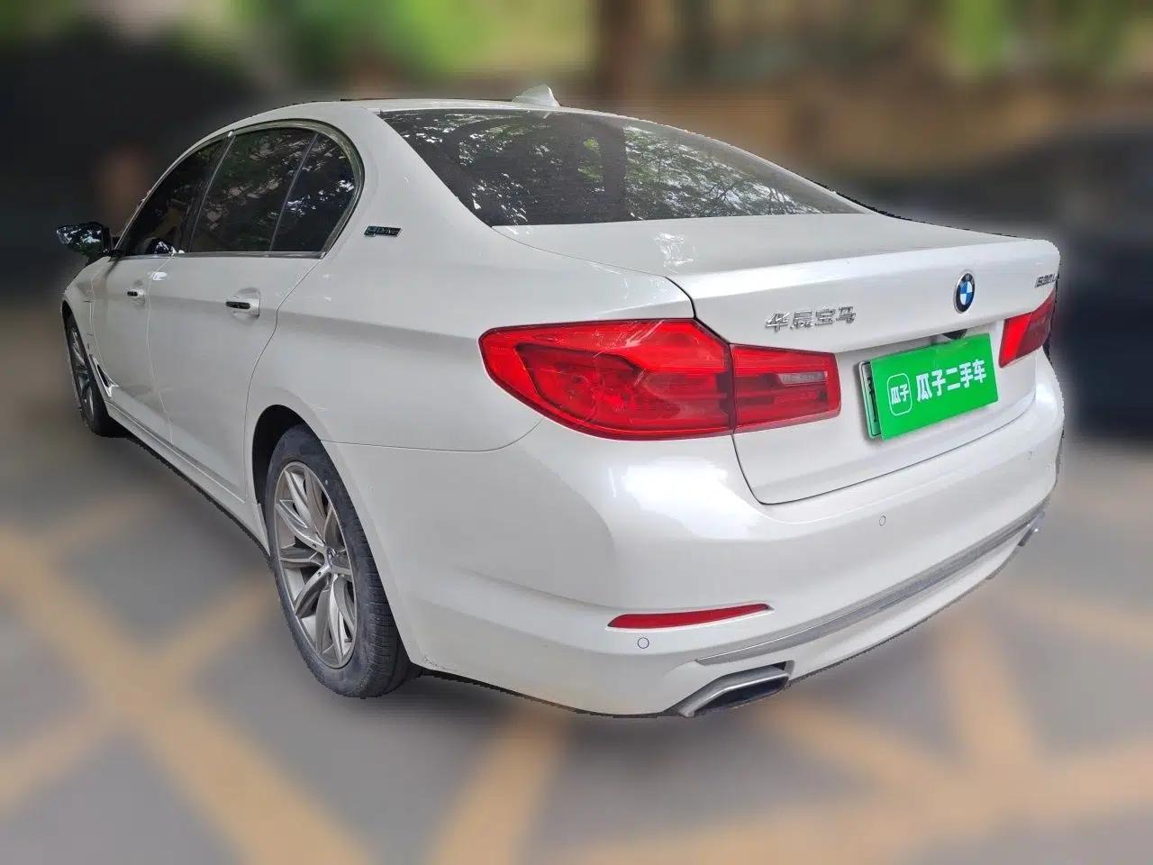 BMW 5 Series New Energy 2019 530Le Luxury Package — миниатюра 4