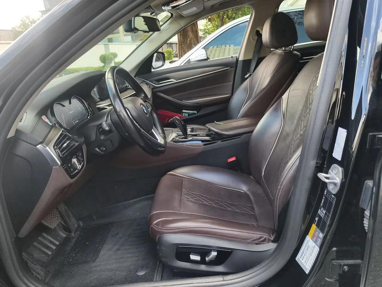 BMW 5 Series New Energy 2019 530Le Luxury Package — миниатюра 15