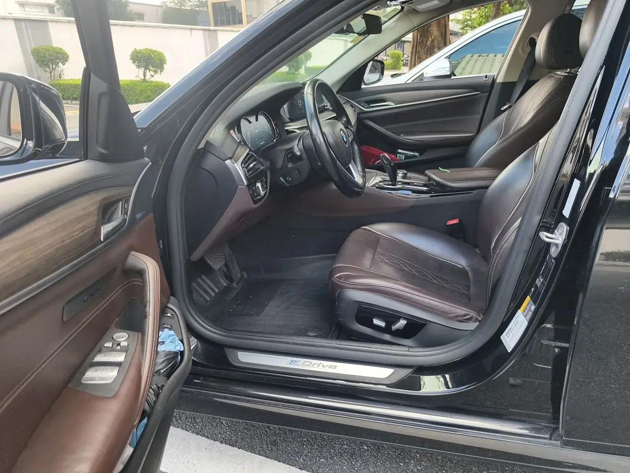 BMW 5 Series New Energy 2019 530Le Luxury Package — миниатюра 16