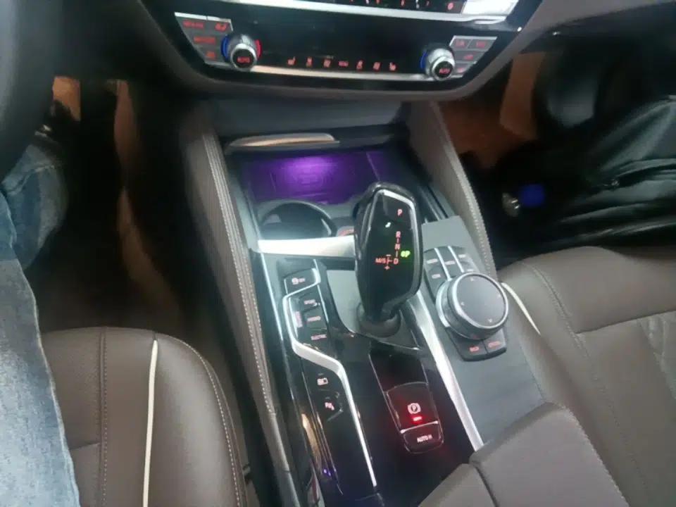 BMW 5 Series New Energy 2021 535Le M Sport Package — миниатюра 21