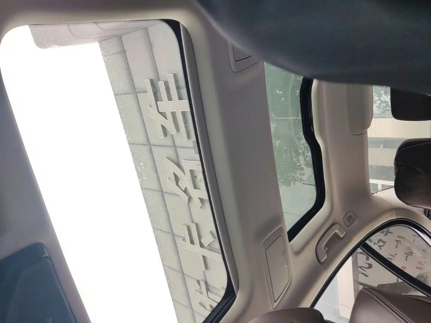 BMW 5 Series New Energy 2020 530Le Luxury Package — миниатюра 21