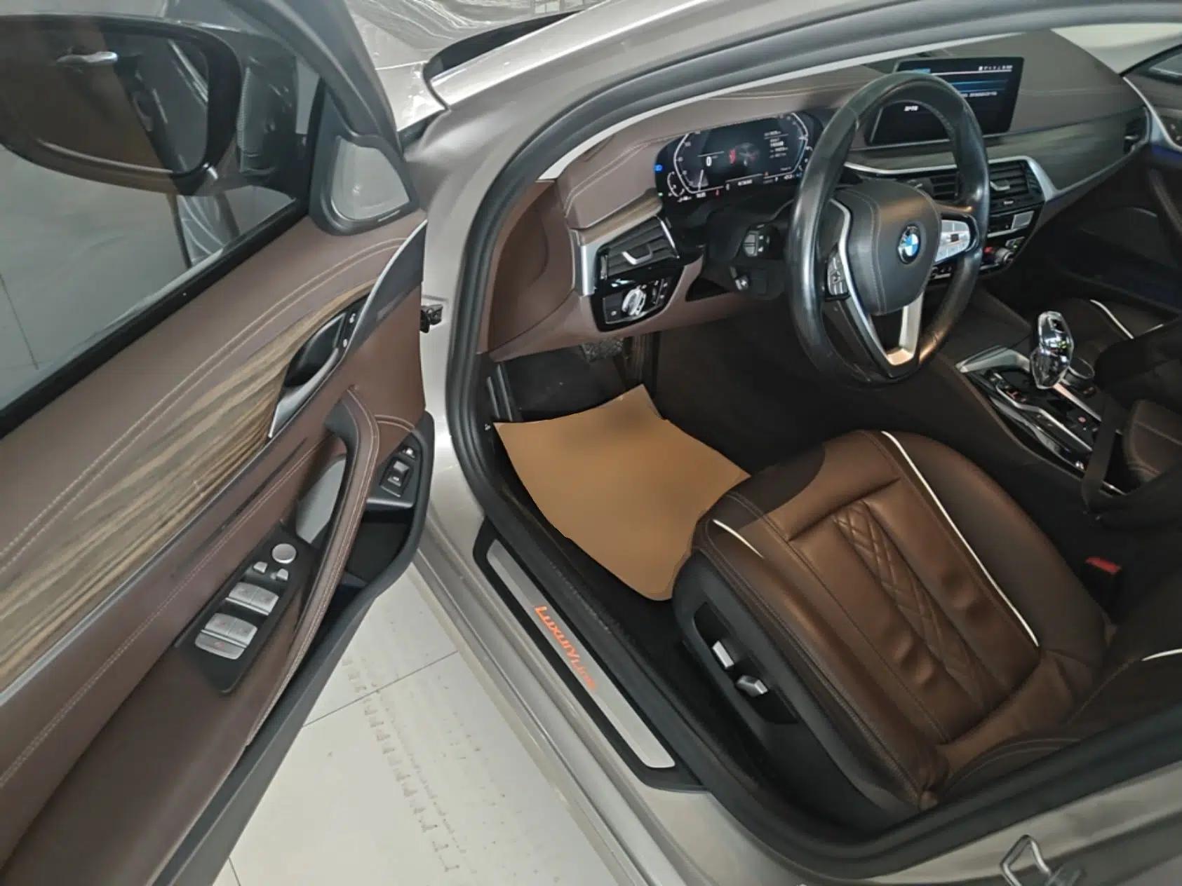 BMW 5 Series New Energy 2020 530Le Luxury Package — миниатюра 18