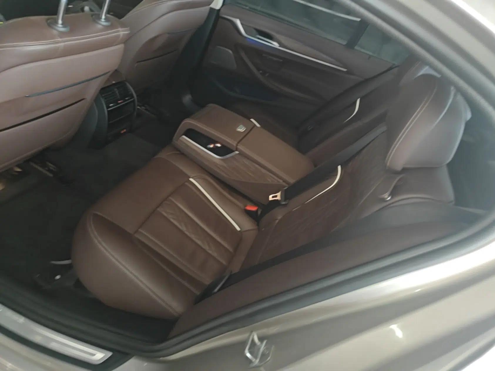 BMW 5 Series New Energy 2020 530Le Luxury Package — миниатюра 20