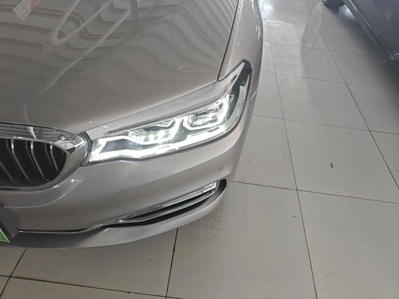 BMW 5 Series New Energy 2020 530Le Luxury Package — миниатюра 8