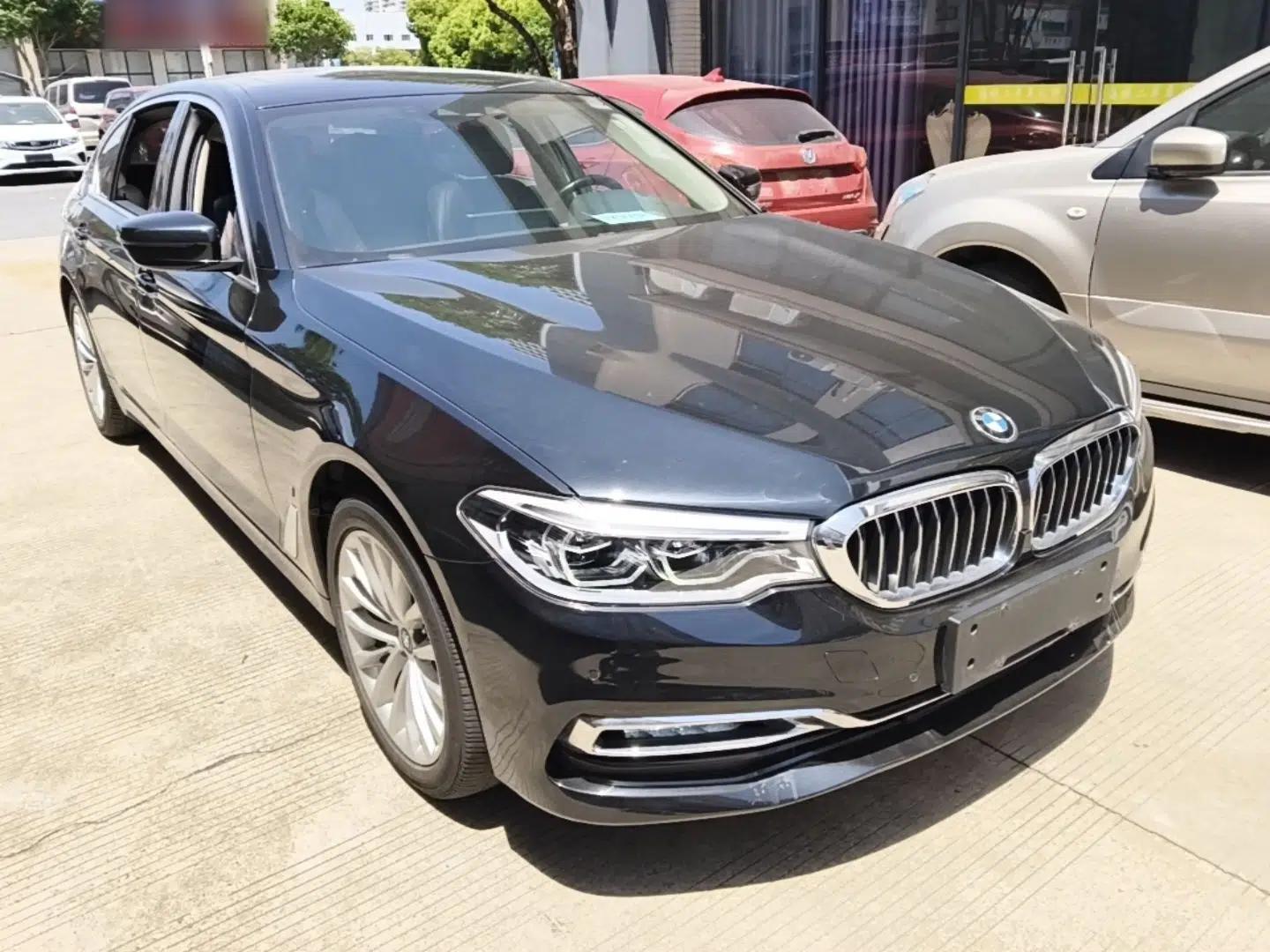 BMW 5 Series New Energy 2019 530Le Luxury Package — миниатюра 12