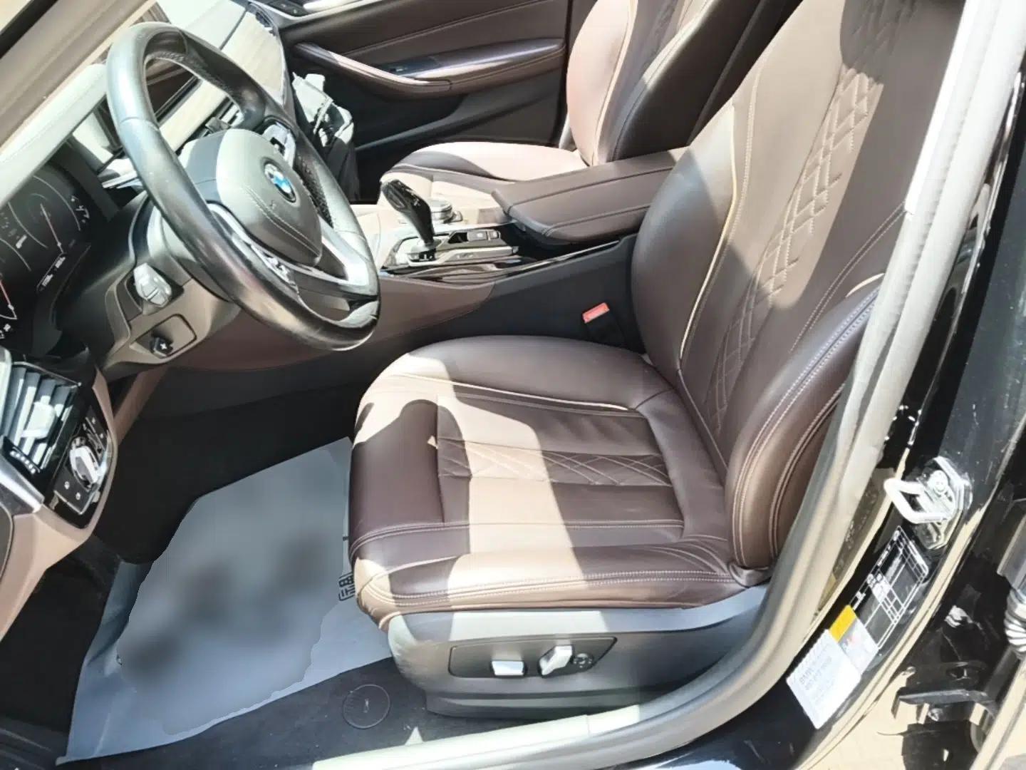 BMW 5 Series New Energy 2019 530Le Luxury Package — миниатюра 22