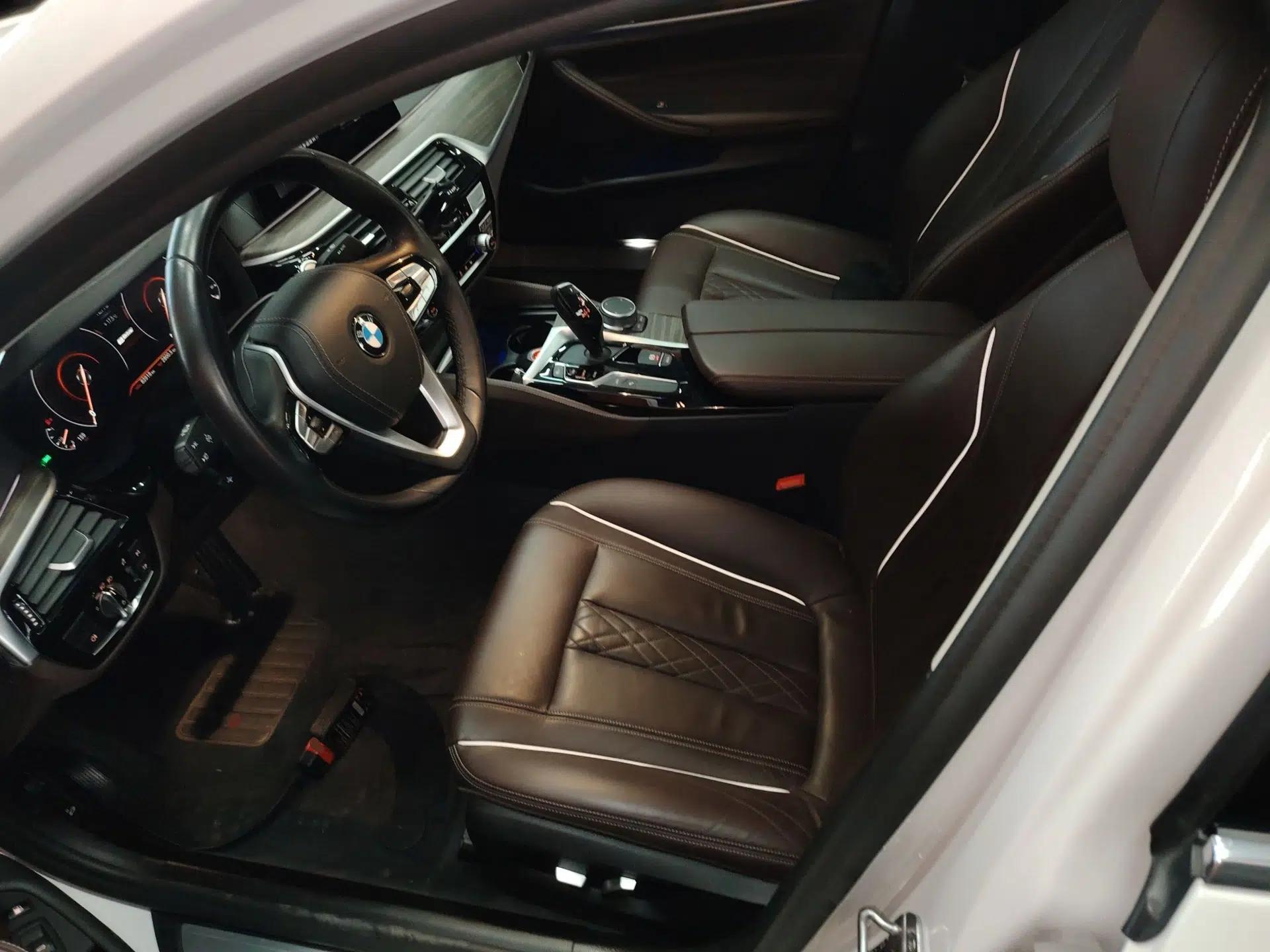 BMW 5 Series New Energy 2019 Updated Version 530Le Luxury Package — миниатюра 17