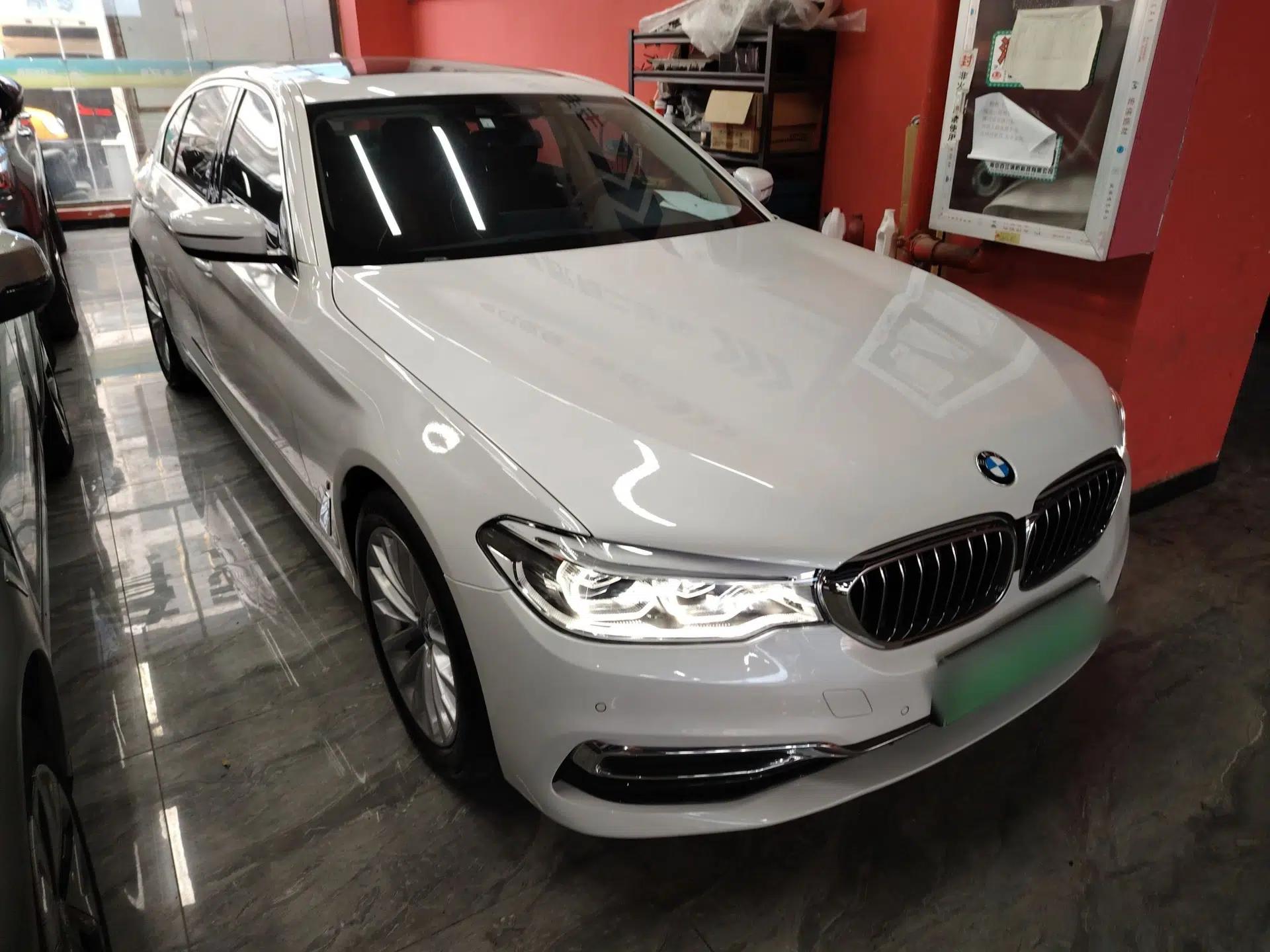 BMW 5 Series New Energy 2019 Updated Version 530Le Luxury Package — миниатюра 7