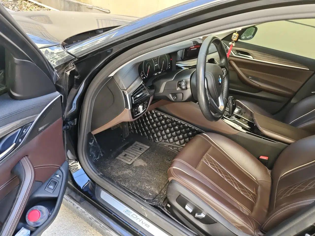 BMW 5 Series New Energy 2019 530Le Luxury Package — миниатюра 16