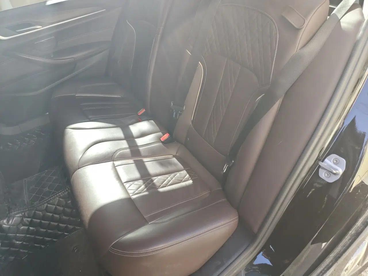 BMW 5 Series New Energy 2019 530Le Luxury Package — миниатюра 17