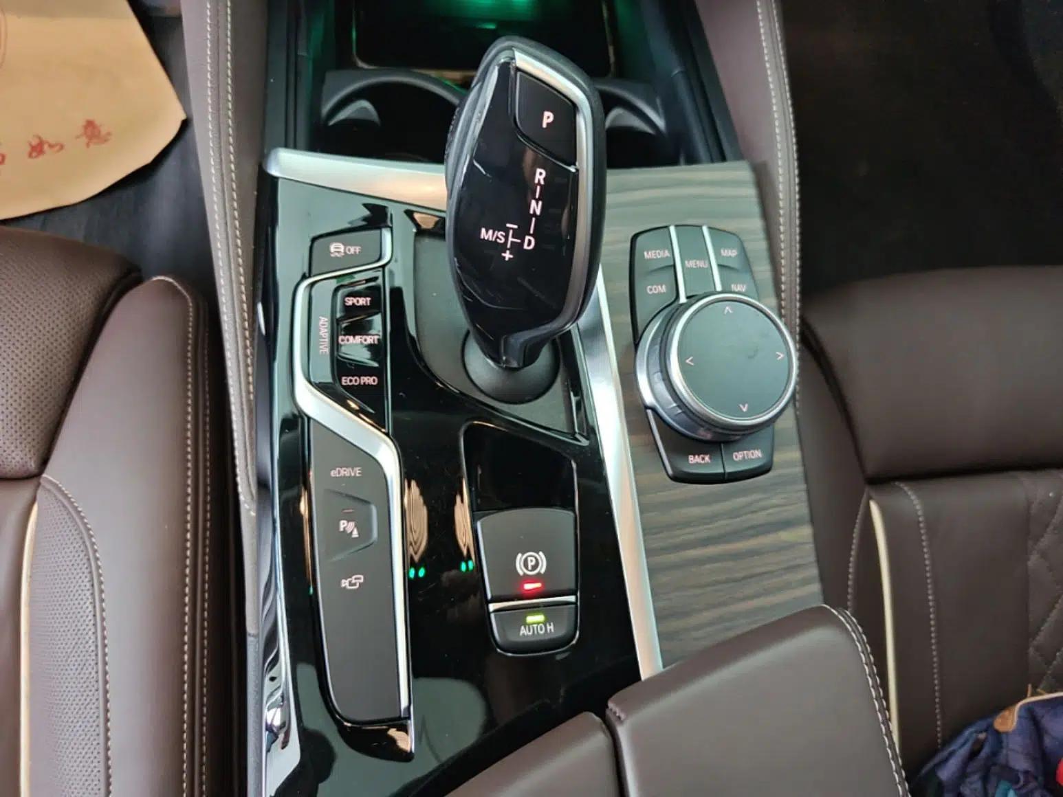 BMW 5 Series New Energy 2020 Mileage Upgrade Version 530Le Pioneer Edition — миниатюра 16