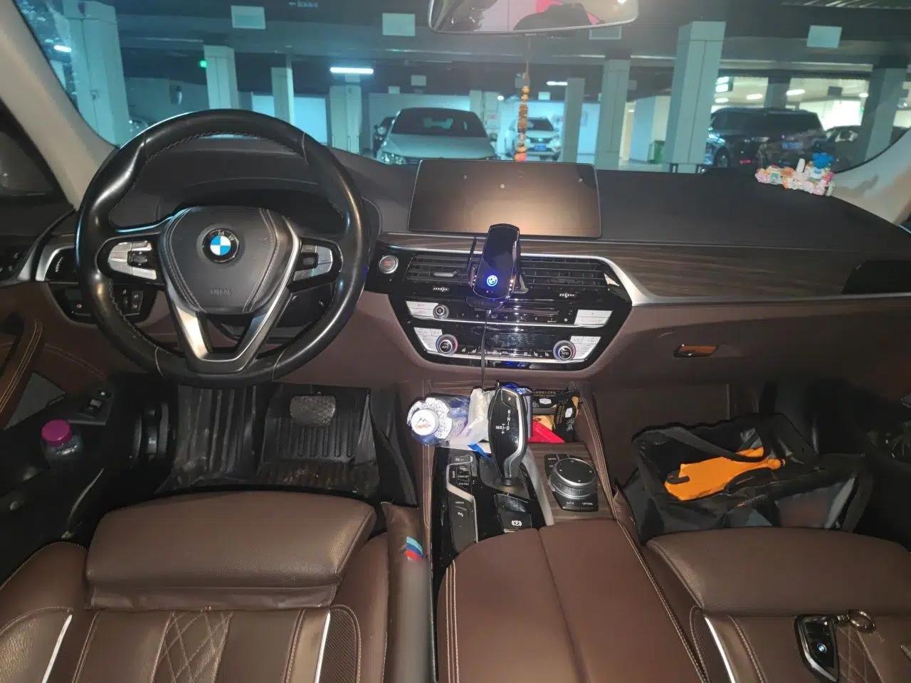 BMW 5 Series New Energy 2019 Updated 530Le Pioneer Edition — миниатюра 9