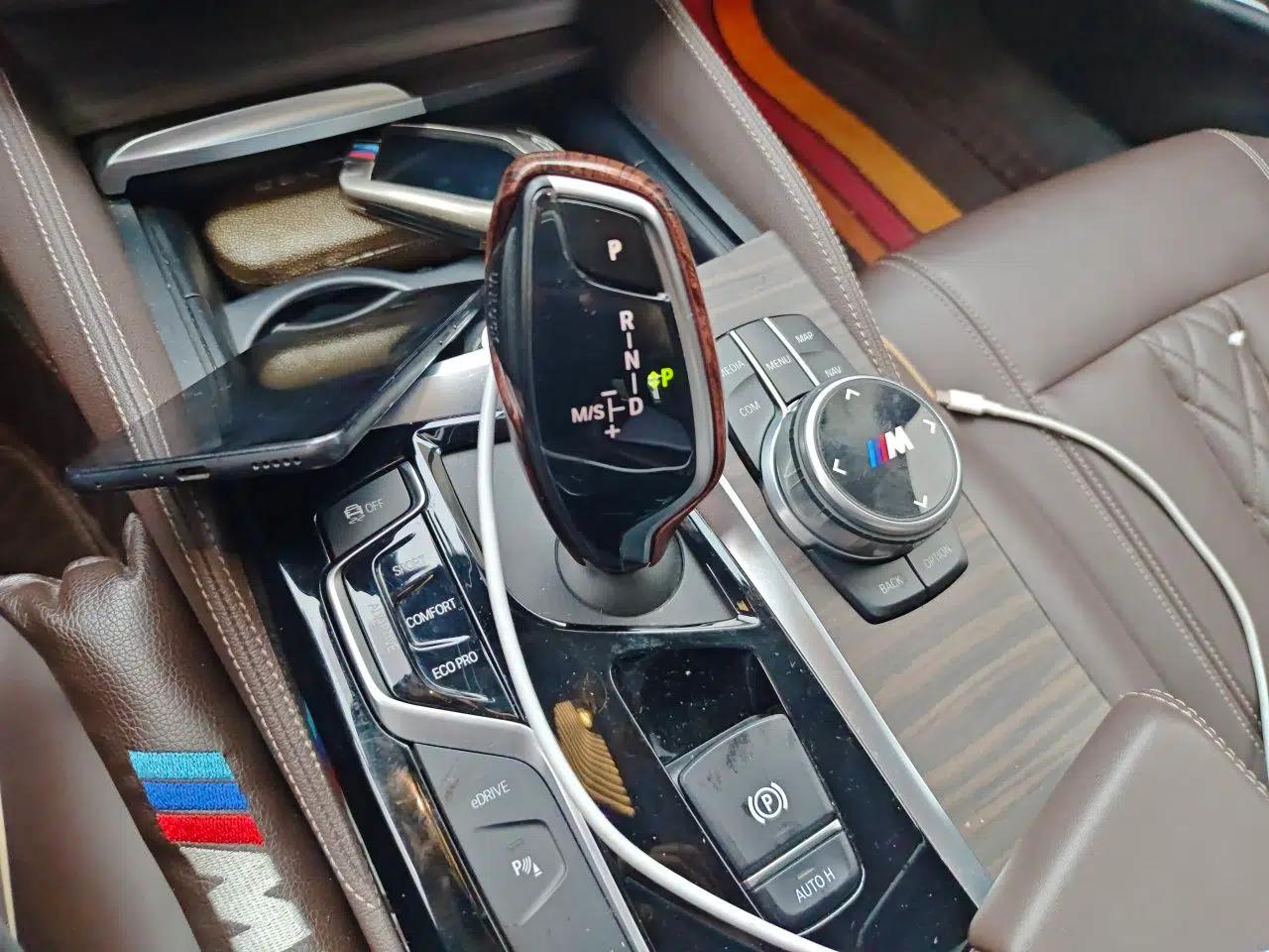 BMW 5 Series New Energy 2019 530Le Luxury Package — миниатюра 14