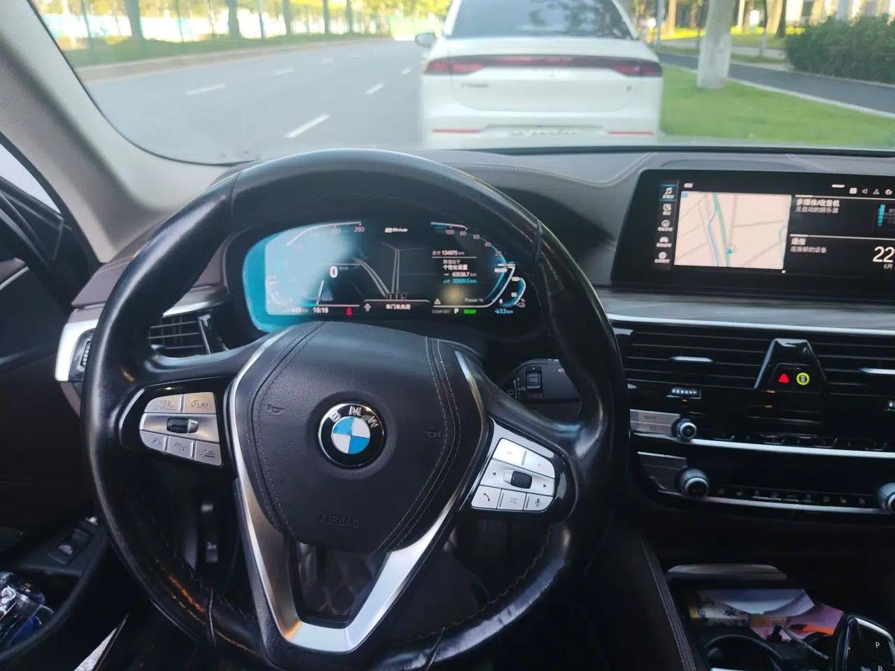 BMW 5 Series New Energy 2020 Mileage Upgrade Version 530Le Pioneer Edition — миниатюра 9