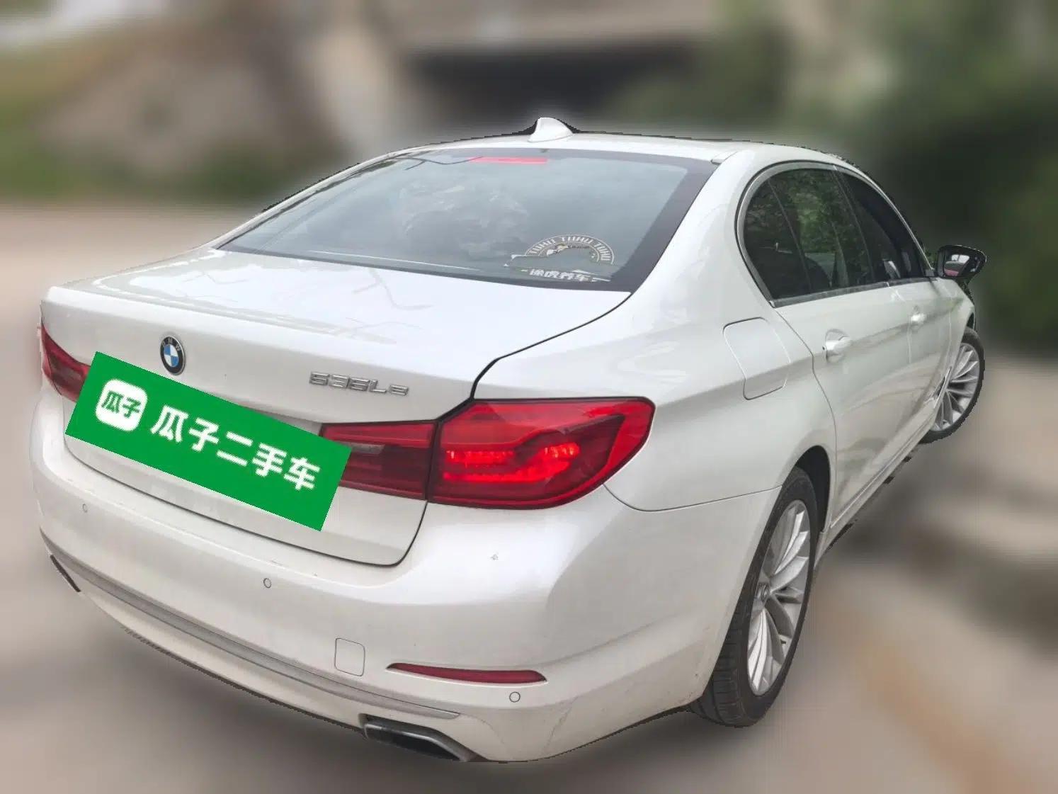 BMW 5 Series New Energy 2019 530Le Luxury Package — миниатюра 6
