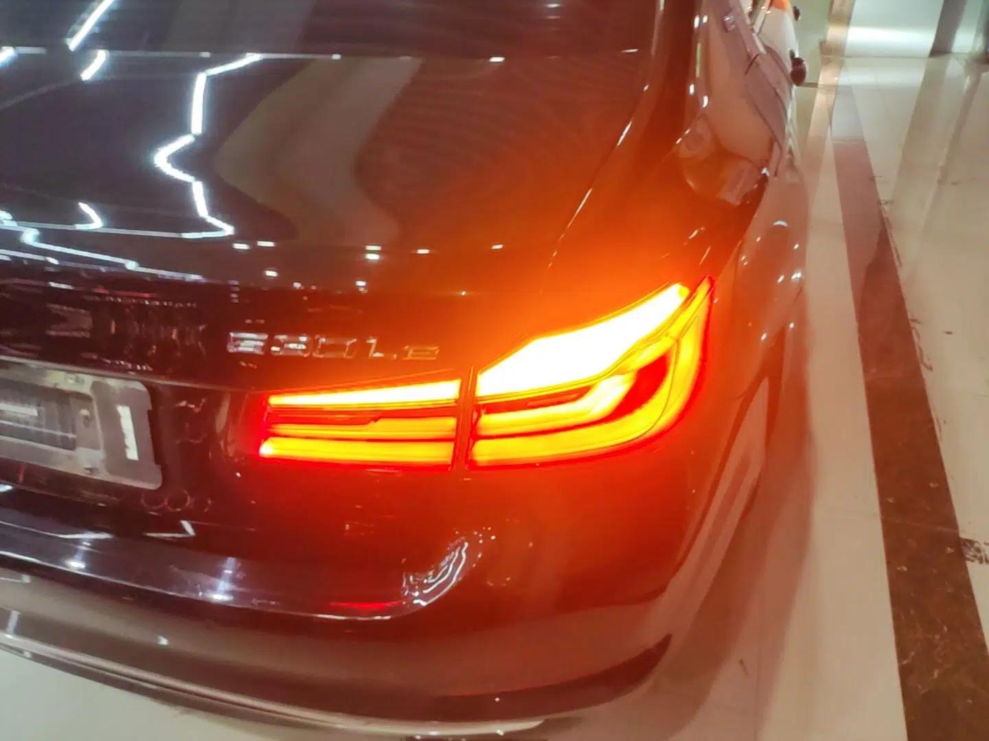 BMW 5 Series New Energy 2019 530Le Pioneer Edition — миниатюра 14