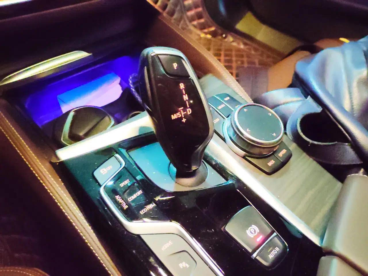 BMW 5 Series New Energy 2019 530Le Luxury Package — миниатюра 14