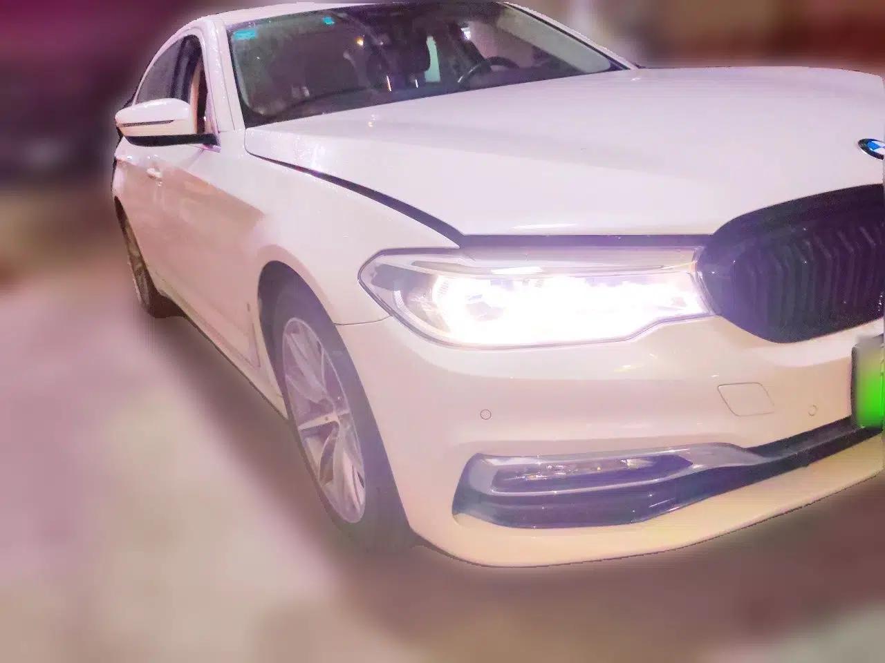 BMW 5 Series New Energy 2019 530Le Luxury Package — миниатюра 3