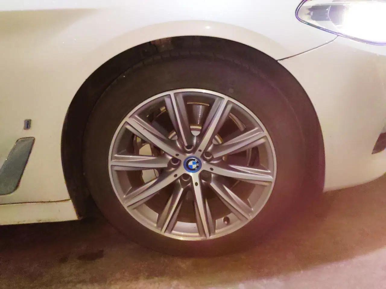 BMW 5 Series New Energy 2019 530Le Luxury Package — миниатюра 8