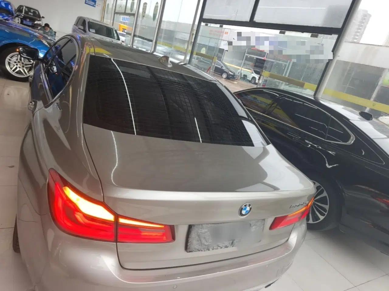 BMW 5 Series New Energy 2019 530Le Luxury Package — миниатюра 5