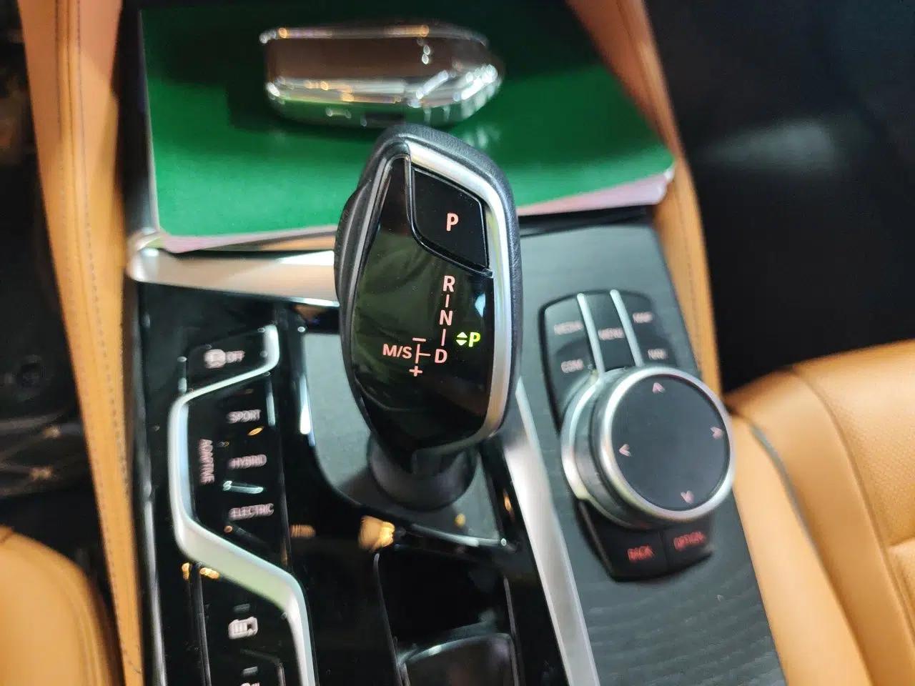 BMW 5 Series New Energy 2022 535Le M Sport Package — миниатюра 14