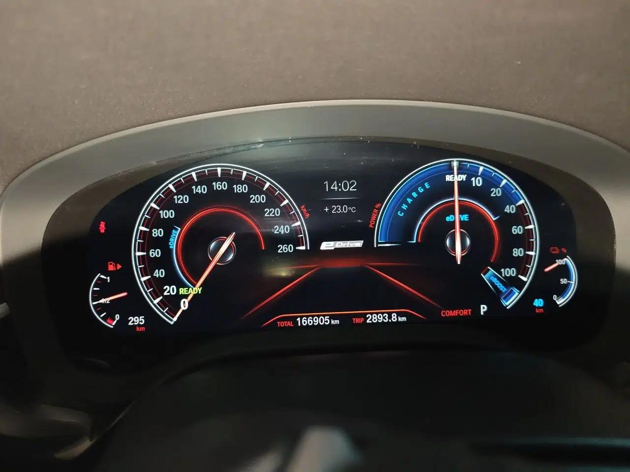 BMW 5 Series New Energy 2019 530Le Luxury Package — миниатюра 11