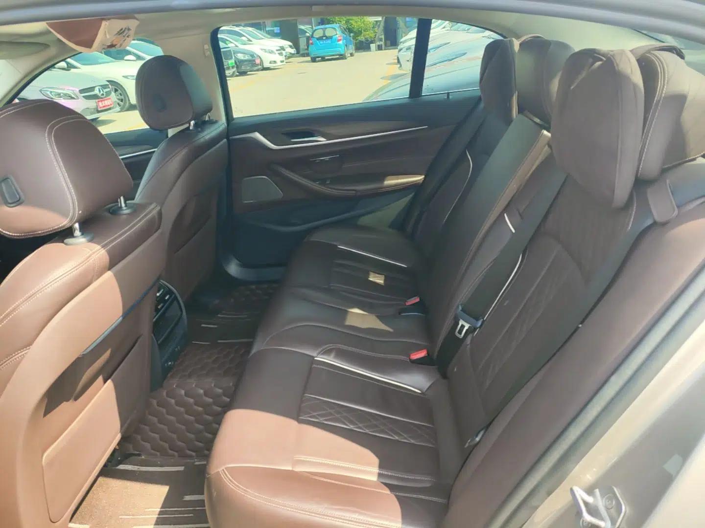 BMW 5 Series New Energy 2019 Updated Version 530Le Luxury Package — миниатюра 20